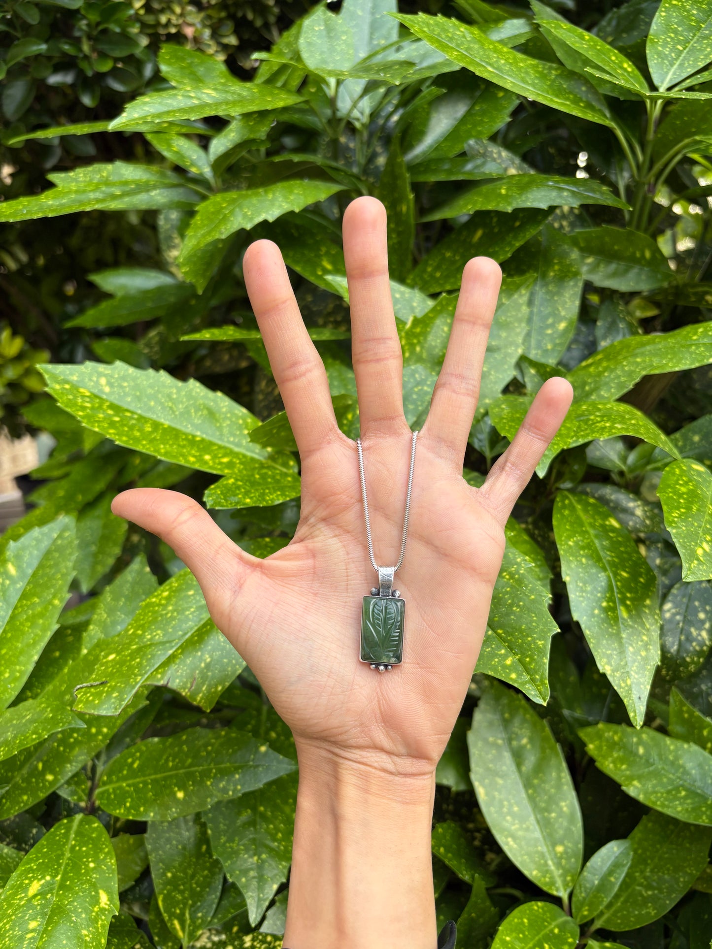 Handmade Solid 925 Sterling Silver Carved Serpentine Pendant with Skeleton Leaf textured Bail